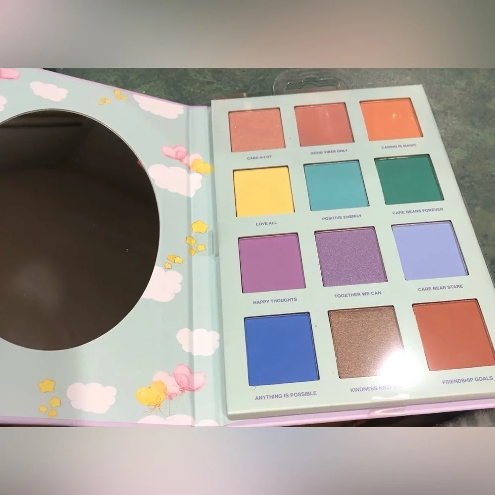Care‎ Bears 12 piece eyeshadow palette book with mirror new